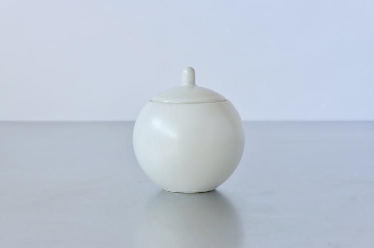 Colorstone / Sasaki <span>ƒVƒ…ƒK�[ƒ|ƒbƒg / Matte White</span> <span>Vignelli Associates</span> 