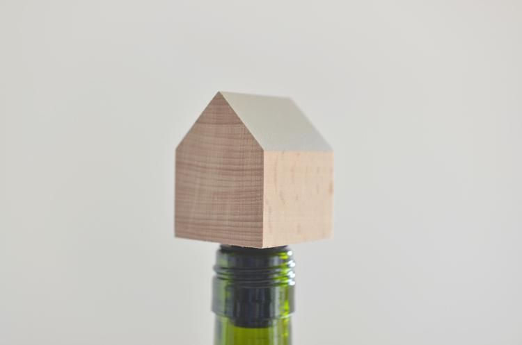 Bottle House / Daphna Laurnens 