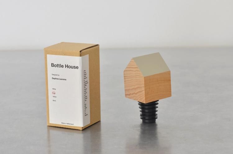 Bottle House / Daphna Laurnens 