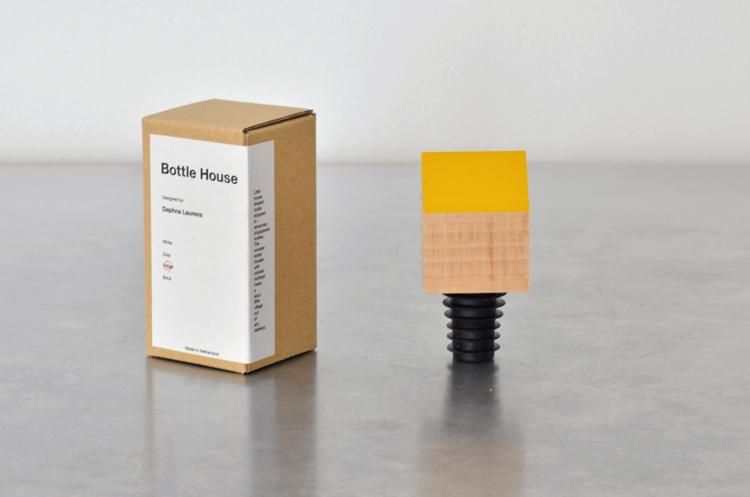 Bottle House . Daphna Laurnens