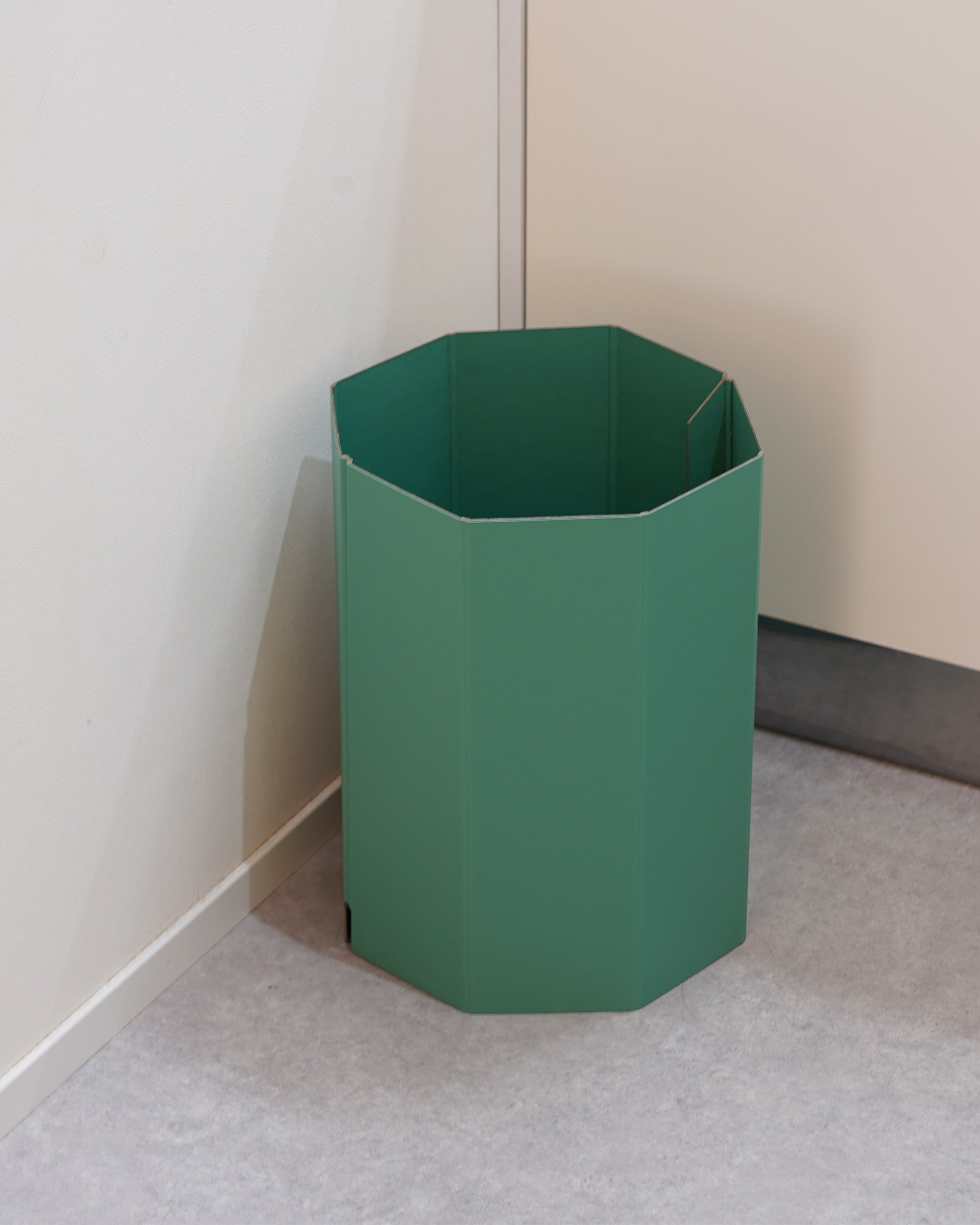 8_BIN / concrete craft - MINT