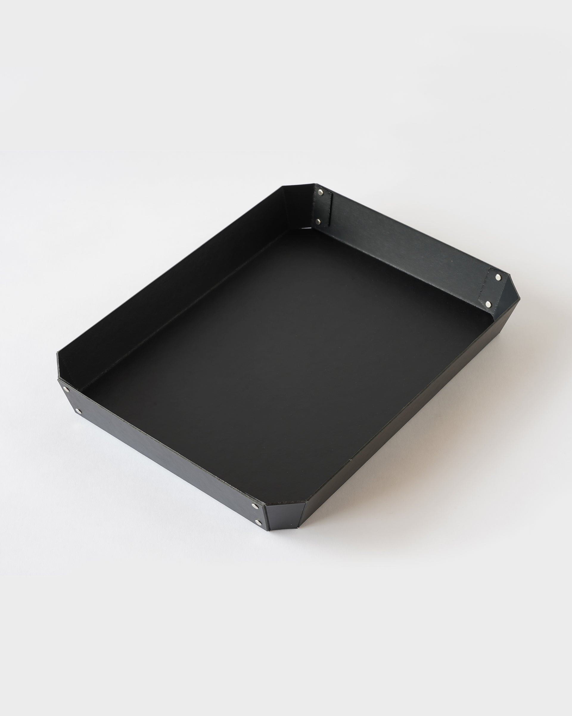 8_TRAY . L . ブラック