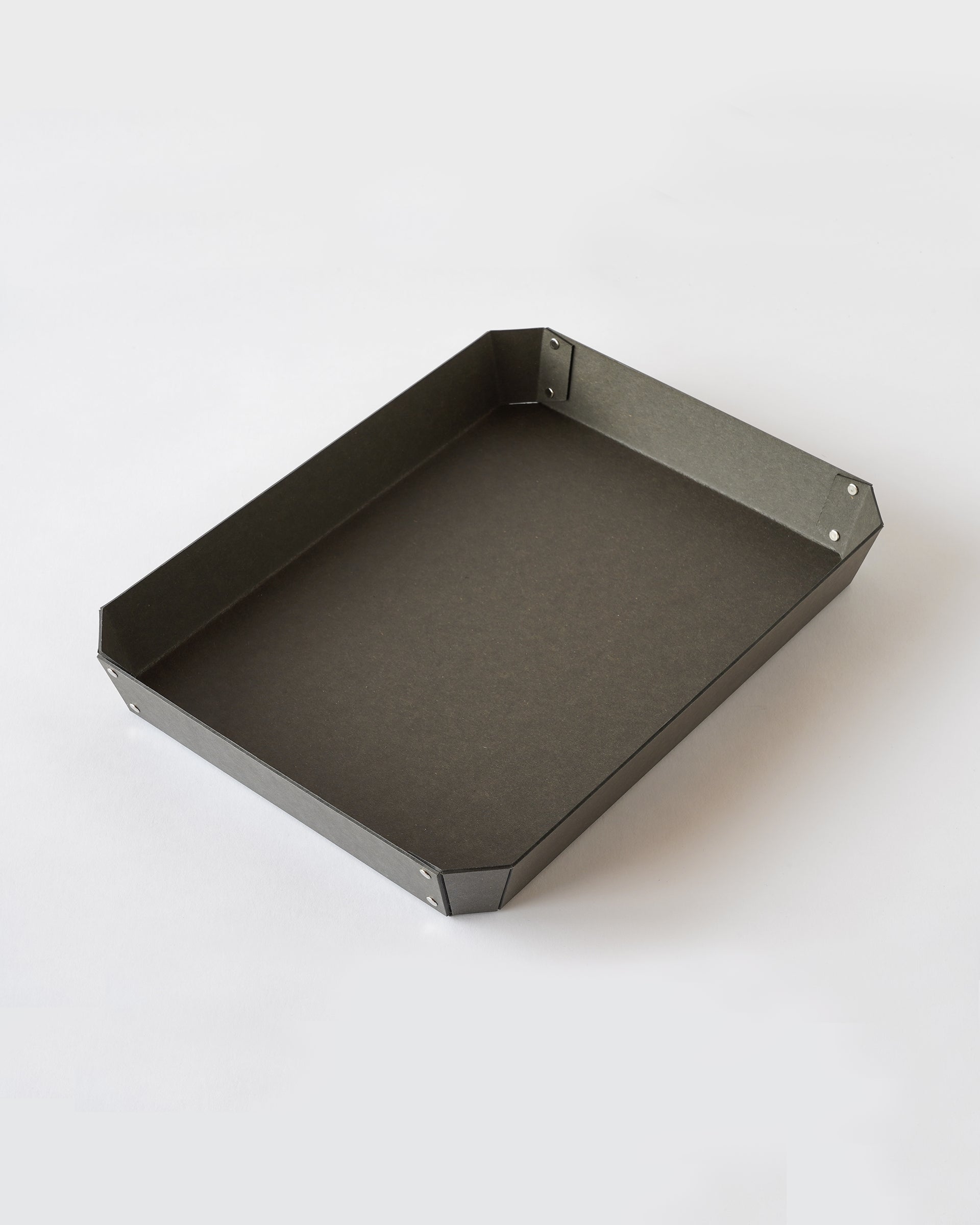 8_TRAY . L . チャコール