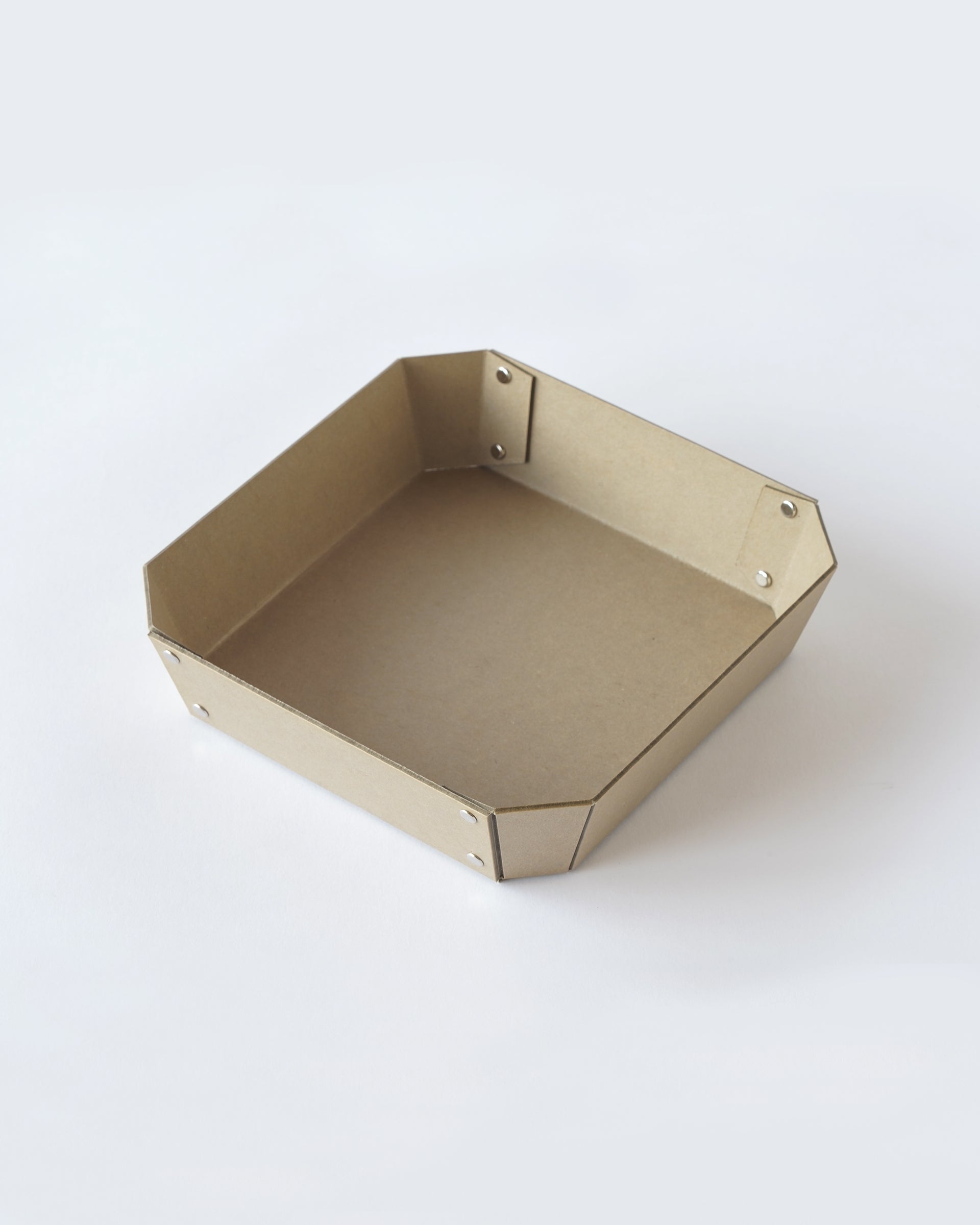 8_TRAY . M . クラフト