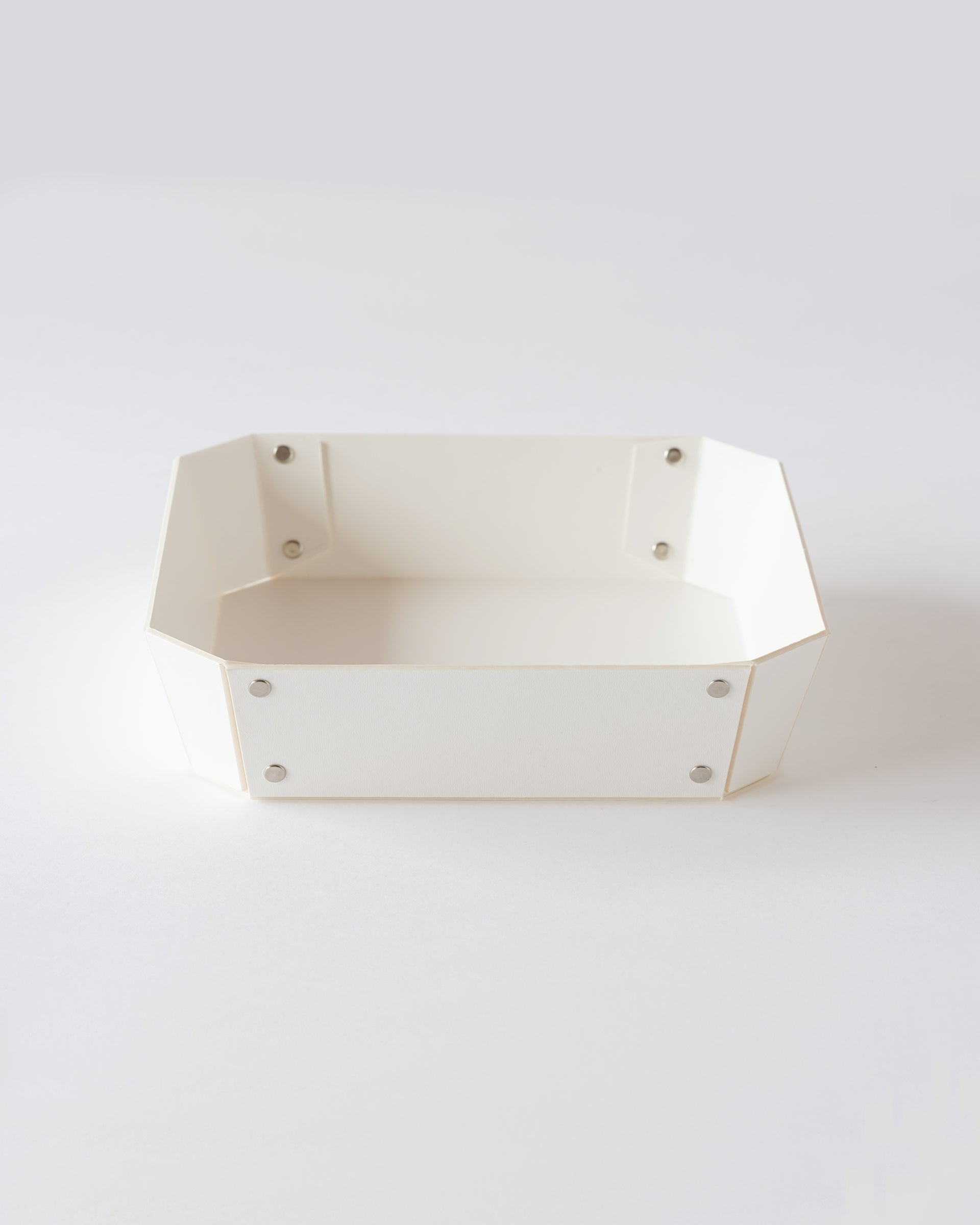 8_TRAY . M . ホワイト