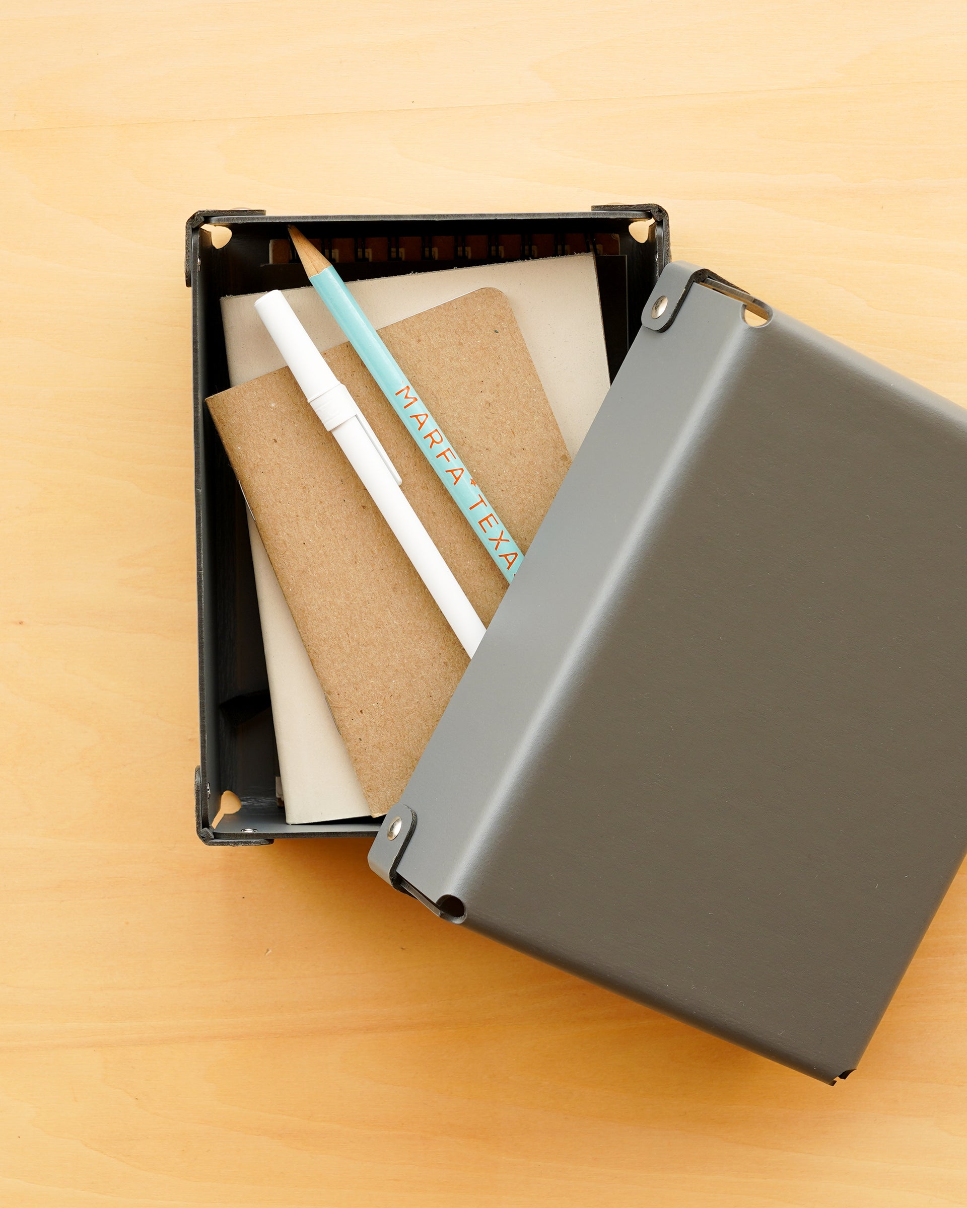 BENT . A6 . グレー