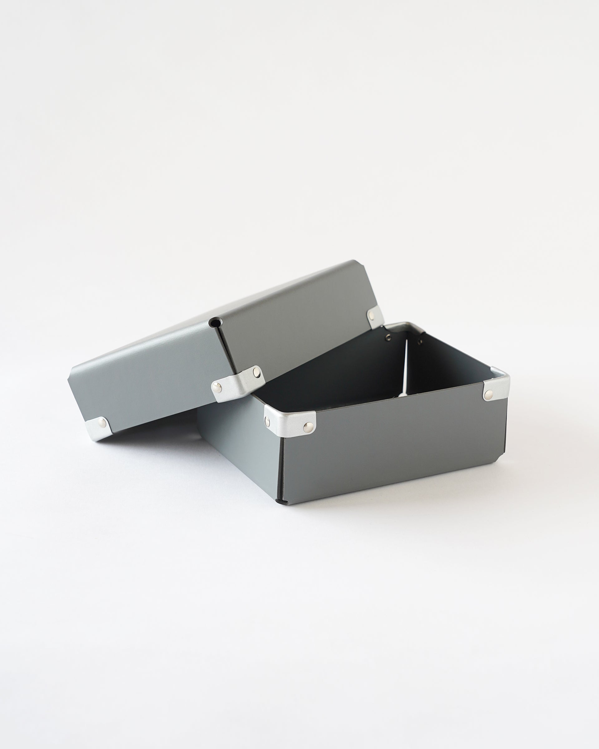BENT . A6 . Gray