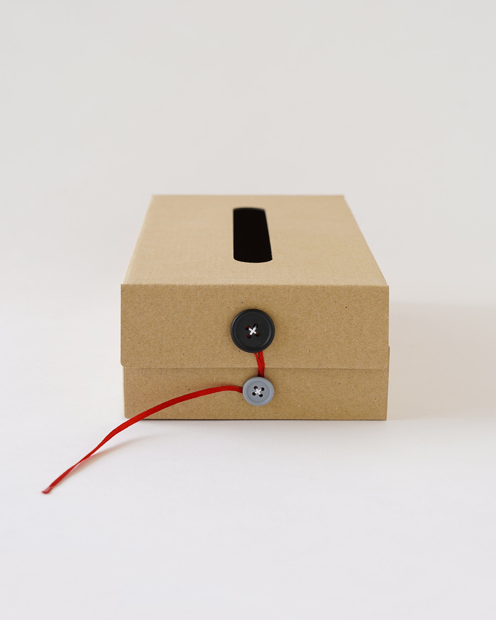 Button Tissue Box . ブラック