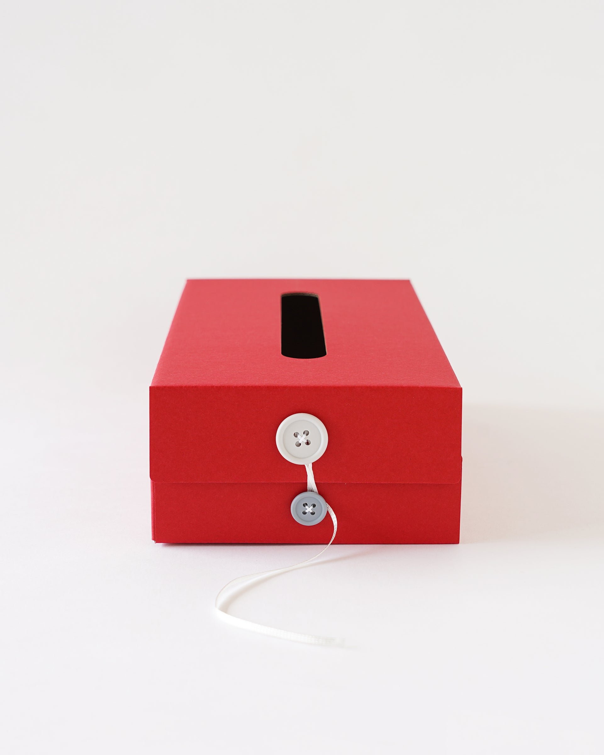 Button Tissue Box . レッド