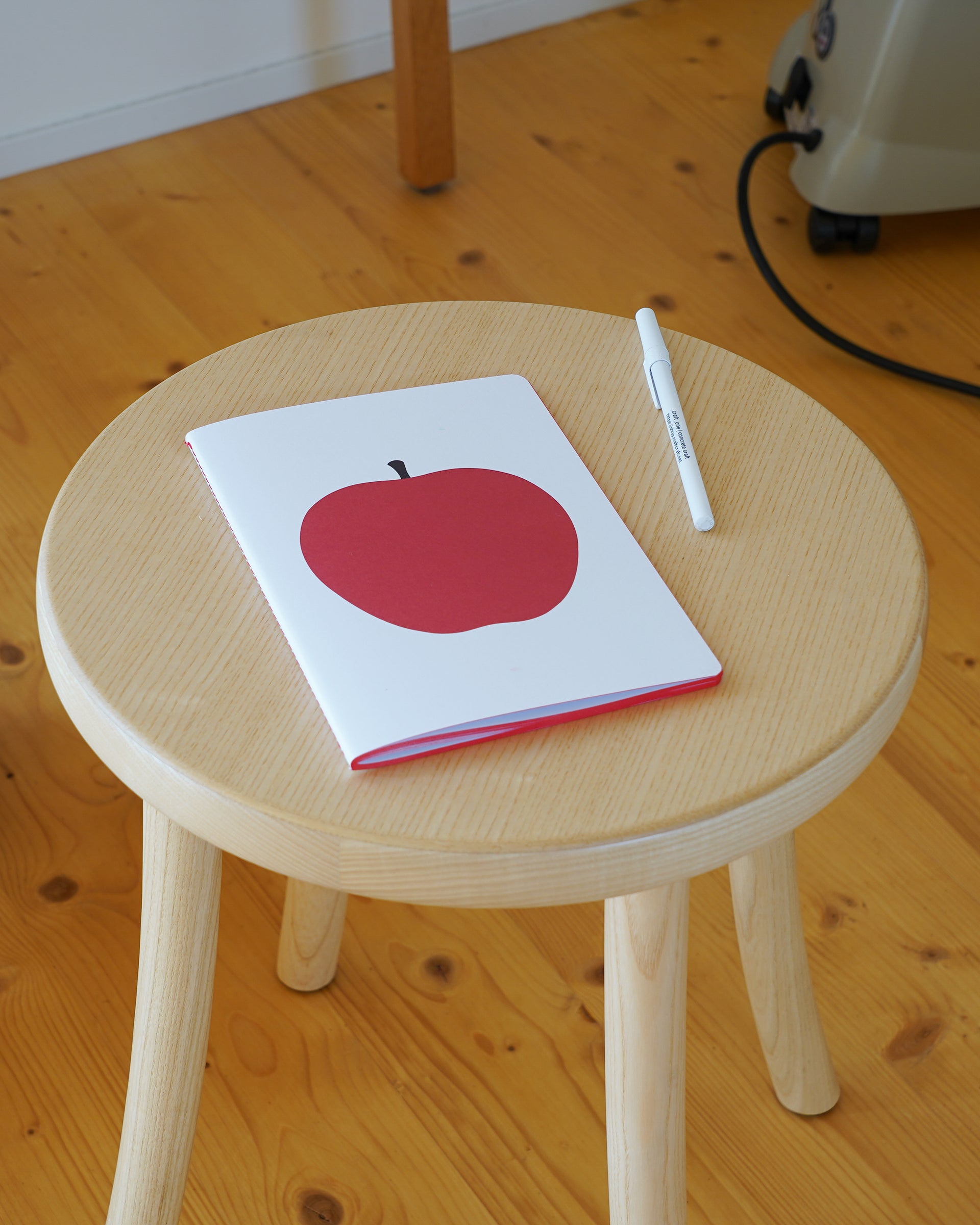 Uno,La Mela . ノートブック A5 . Enzo Mari