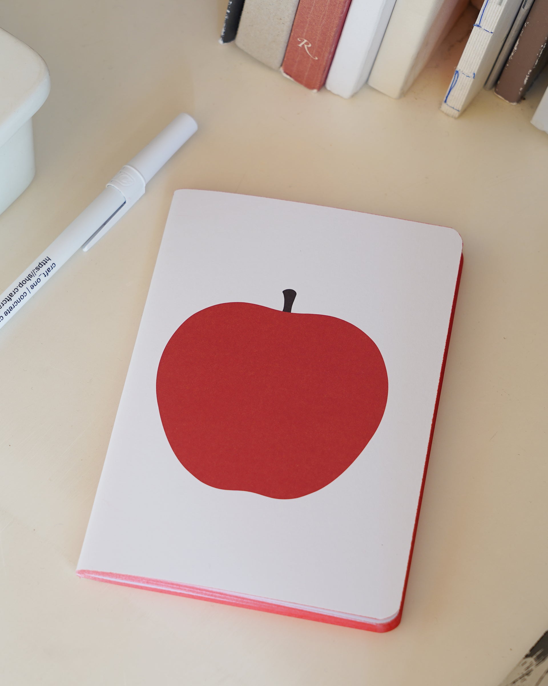 Uno,La Mela . ノートブック A6 . Enzo Mari