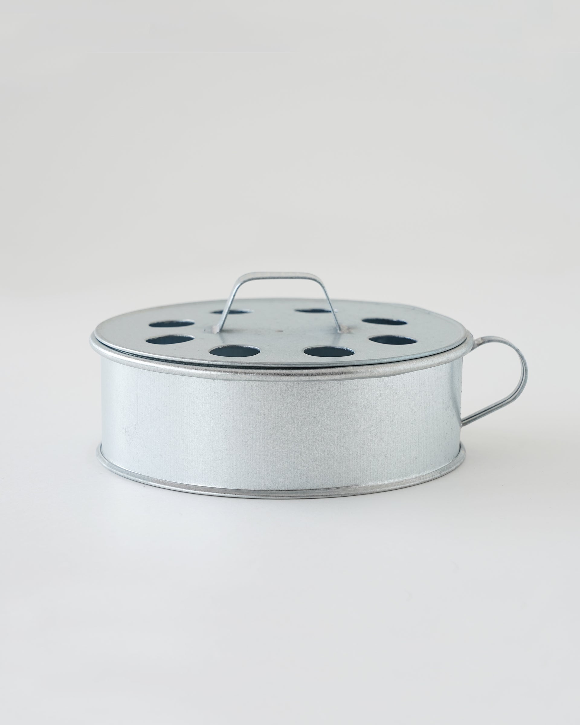 フィンランドの蚊取り線香入れ