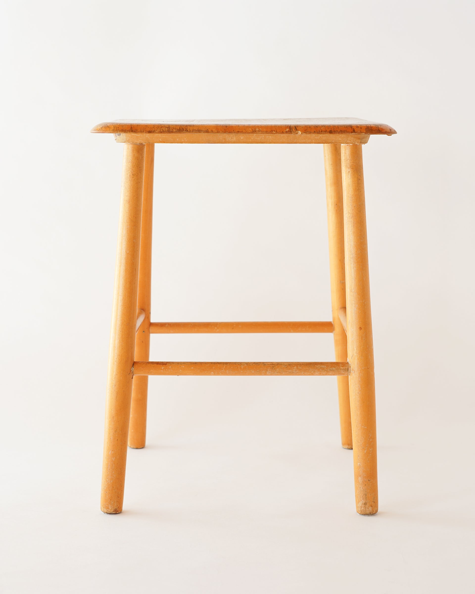Fanett Stool . Ilmari Tapiovaara