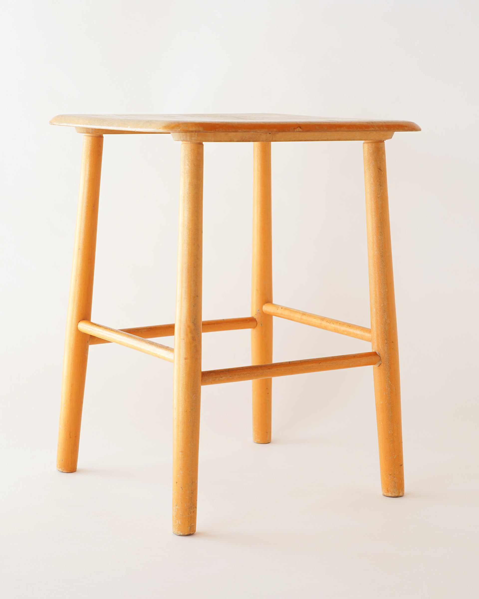 Fanett Stool . Ilmari Tapiovaara