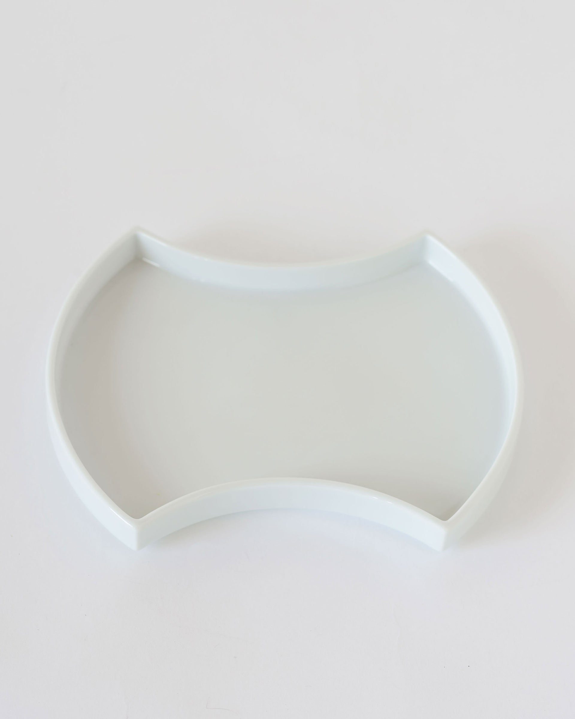 has . bat plate . M . 城谷耕生