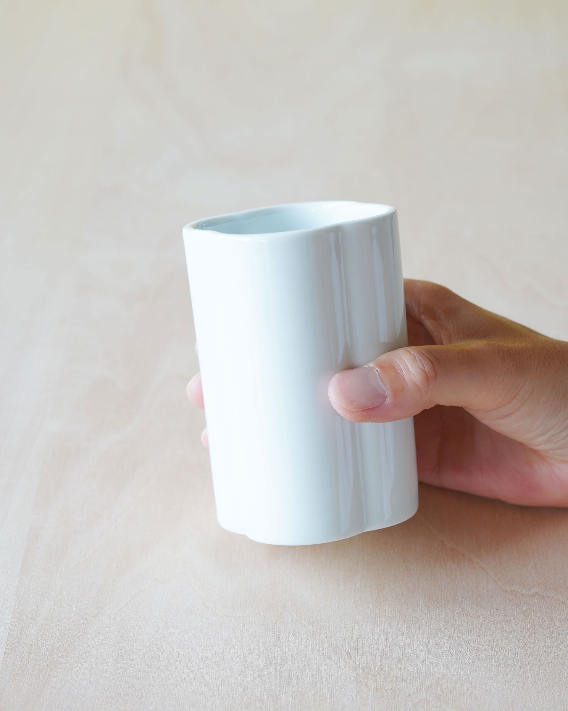 has . clover cup . L . 城谷耕生