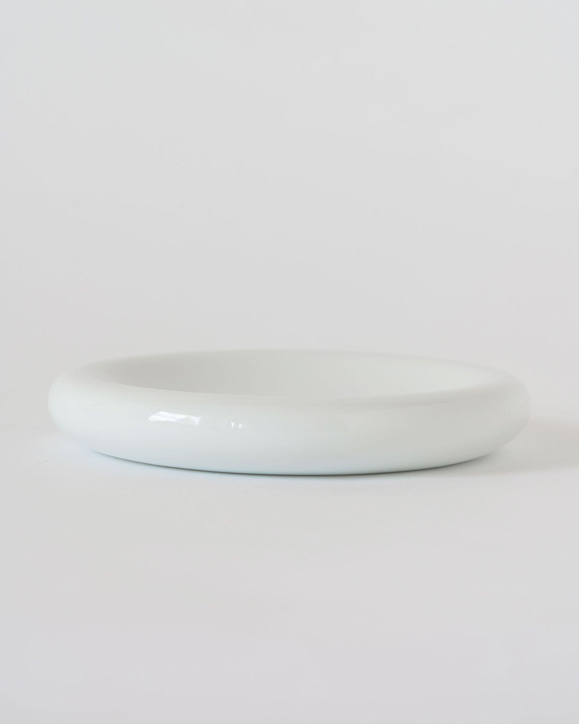 has . globlo plate . 城谷耕生