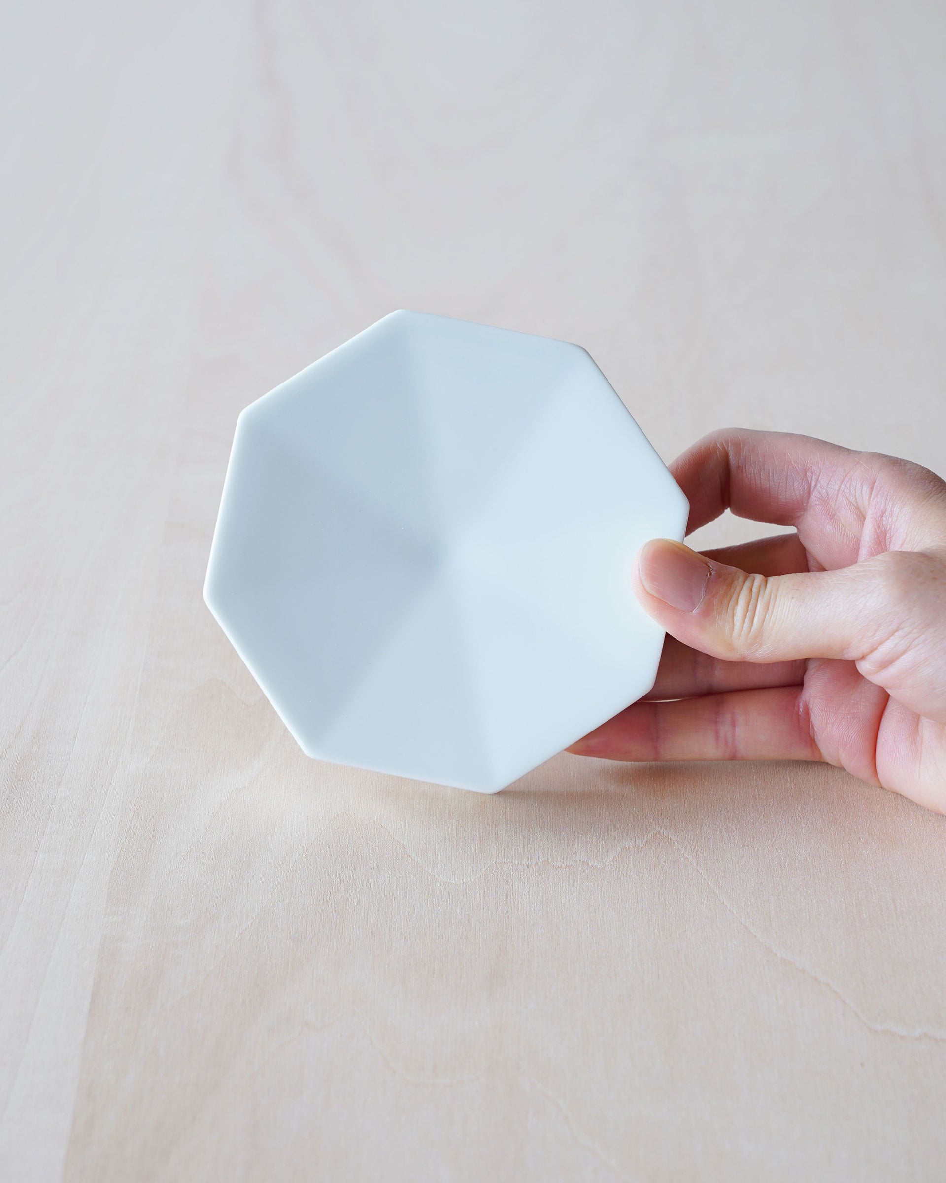 has . paper weight . 城谷耕生