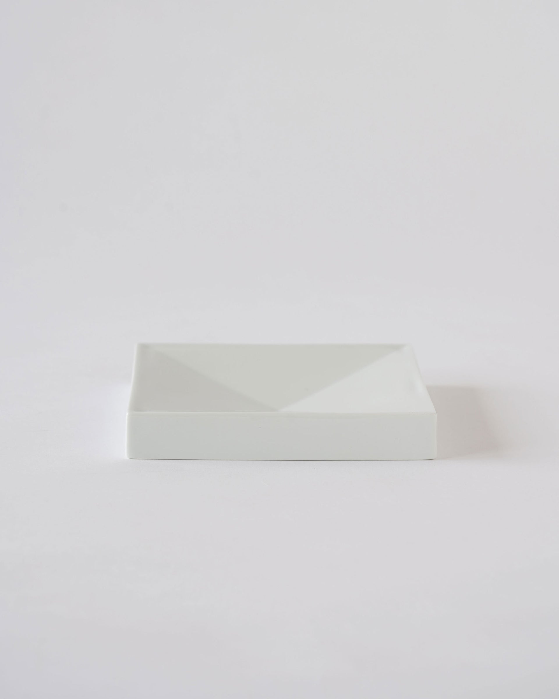 has . square plate . M . 城谷耕生